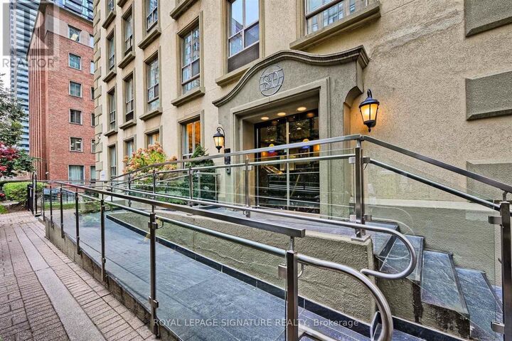 Property Photo: 80 Charles Street East 502 ON M4Y 2W6