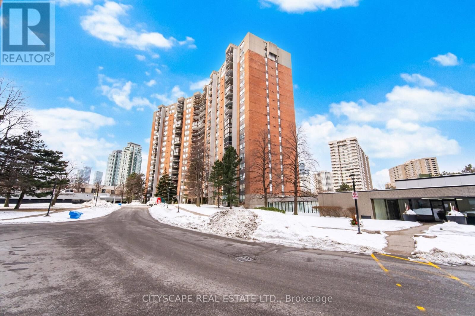 Property Photo: 20 Mississauga Valley Boulevard 1706 ON L5A 3S1