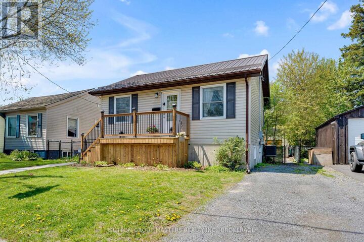 Property Photo:  484 Nelson Street  ON K7K 4N5 
