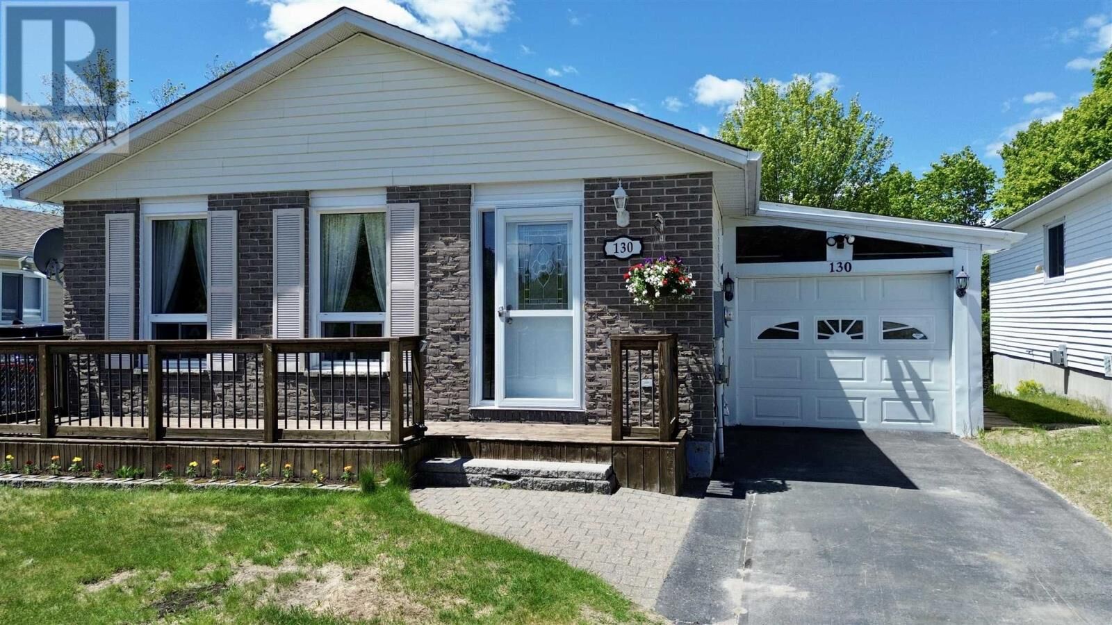 Property Photo: 130 Taylor Blvd ON P5A 3K8