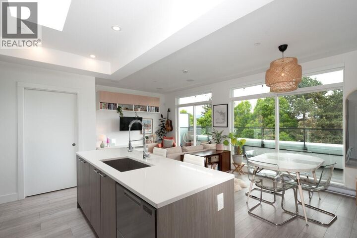 Property Photo:  979 East 19th Avenue Ph2  BC V5V 3C4 