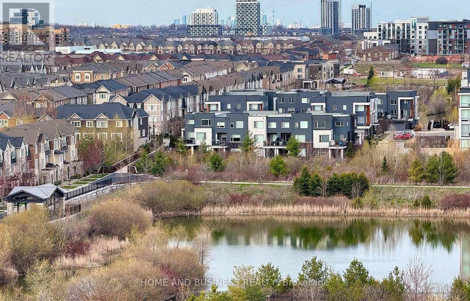 Property Photo: 395 Dundas Street West 816 ON L6M 5R8