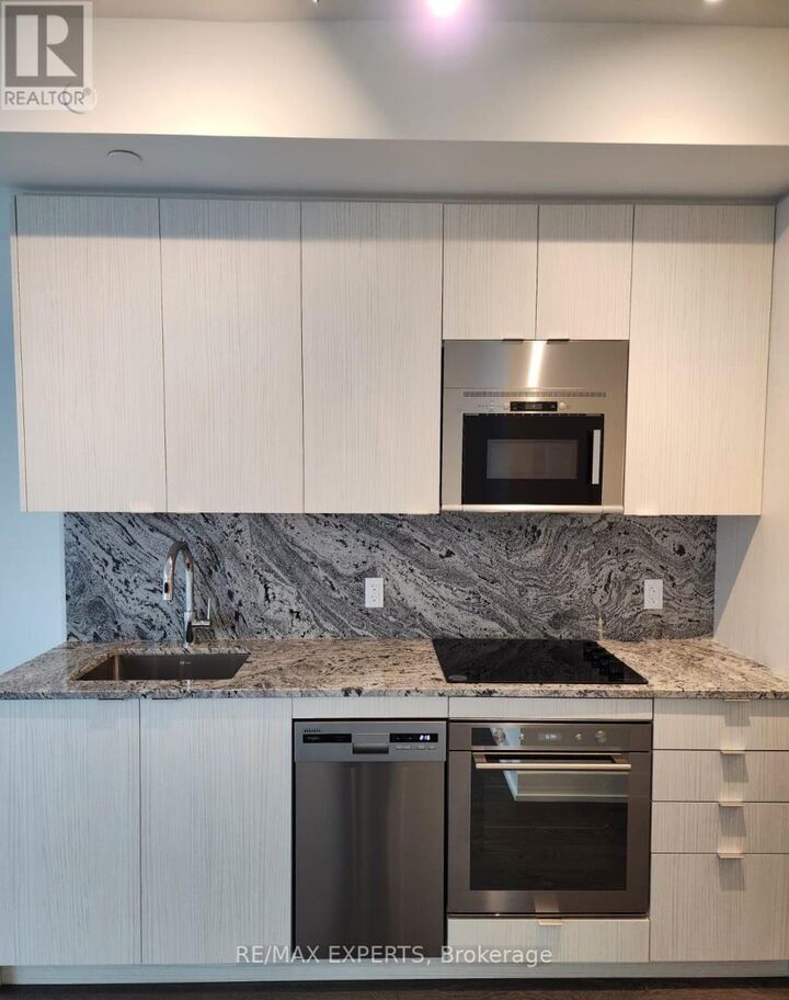 Property Photo: 5 Mabelle Avenue 1231 ON M9A 0C8