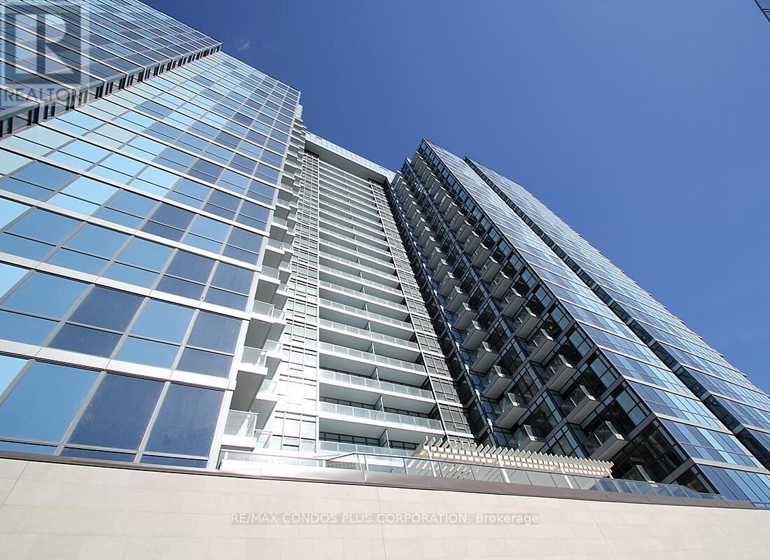 Property Photo:  210 Simcoe Street 2410  ON M5T 0A9 