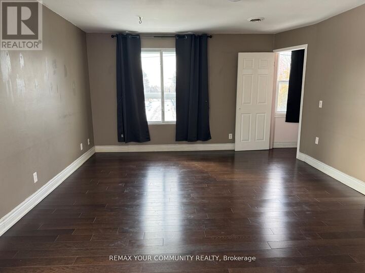 Property Photo:  983 Victoria Park Avenue  ON M4B 2J4 