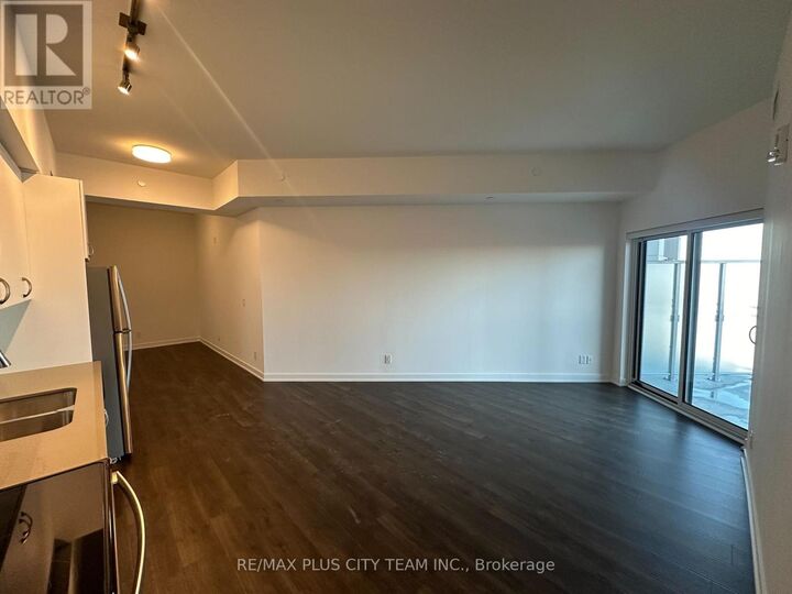Property Photo: 56 Lakeside Terrace 1108 ON L4M 7B9