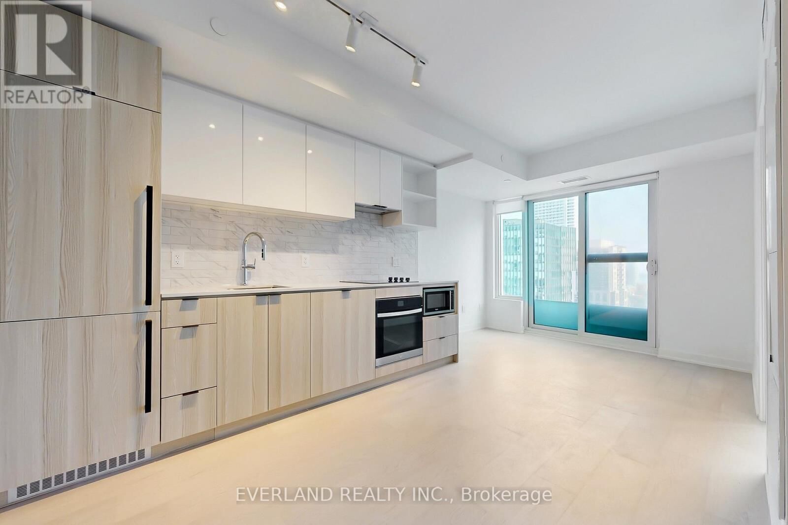 Property Photo: 252 Church Street 2512 ON M5B 0E6