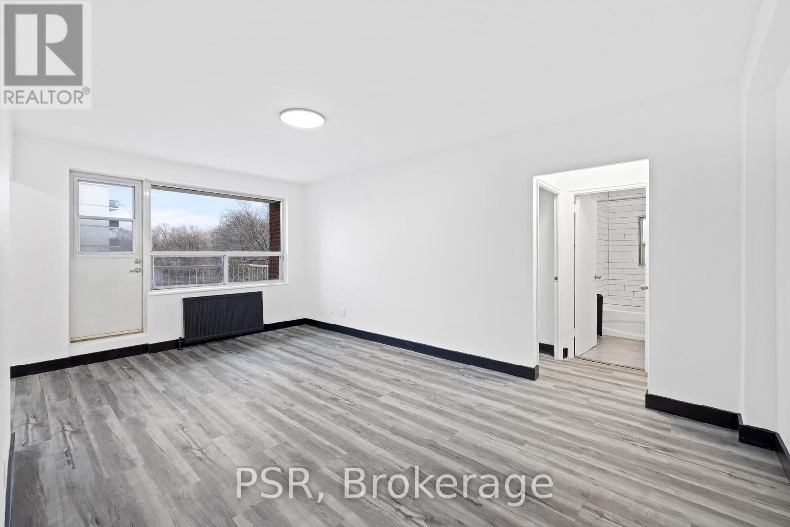 Property Photo: 600 Eglinton Avenue West 609 ON M5N 1C1