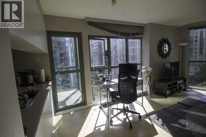 Property Photo:  1188 Howe Street 802  BC V6Z 2S8 