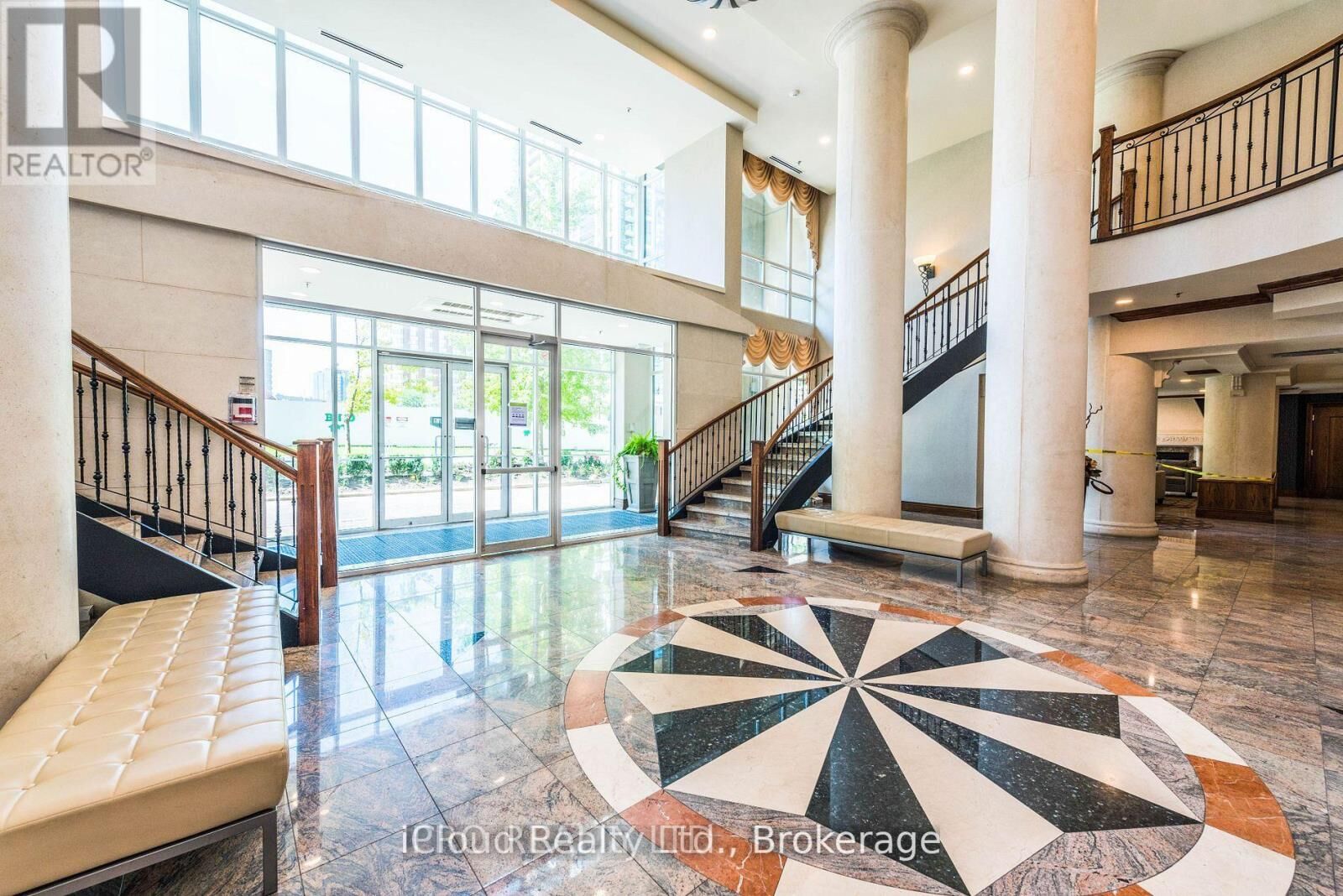 Property Photo: 156 Enfield Place 302 ON L5B 4L8
