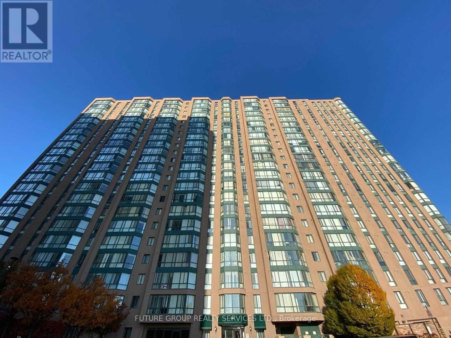 Property Photo: 145 Hillcrest Avenue 1815 ON L5B 3Z1