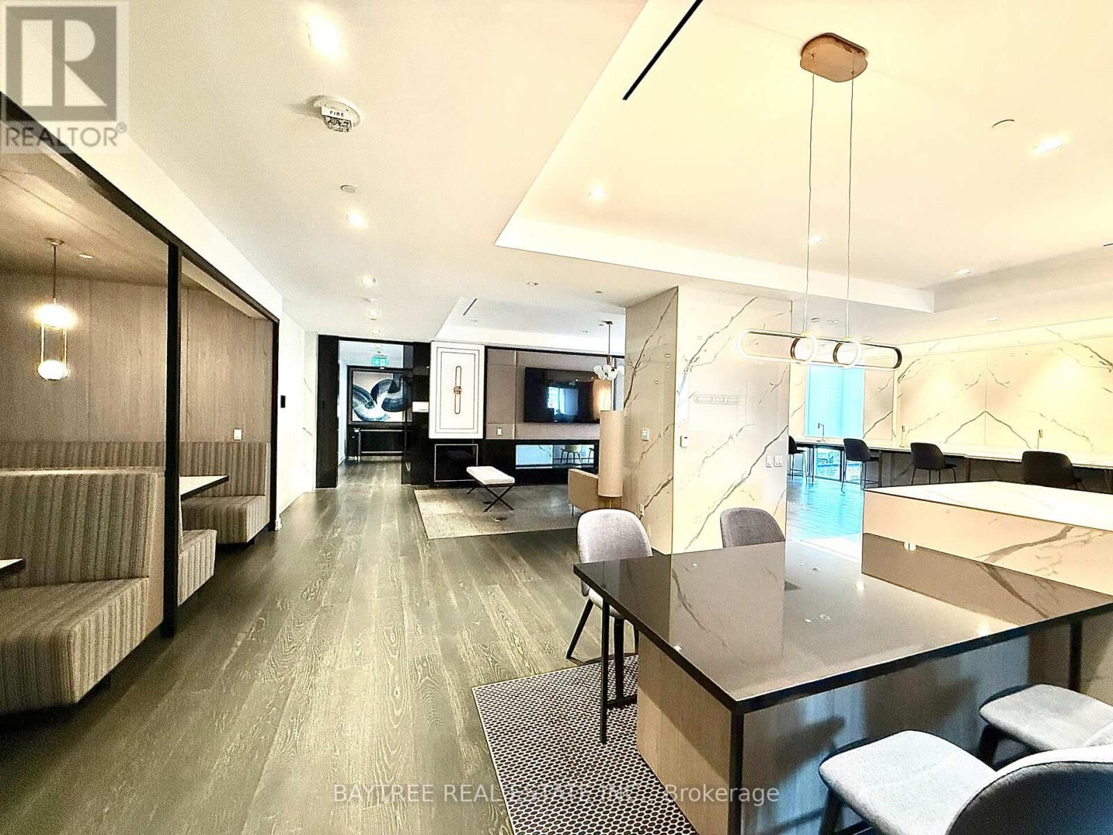 Property Photo:  Unit 1502 Street  ON M4Y 0J5 