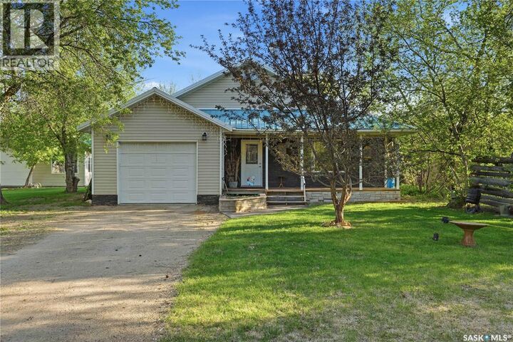 Property Photo: 242 Woodlawn Avenue SK S0G 2Y0