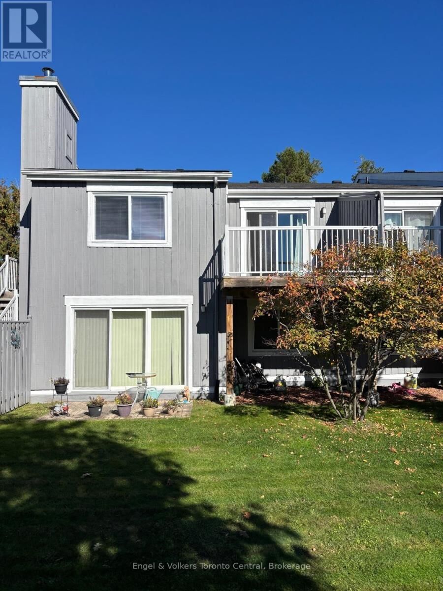 Property Photo:  23 Dawson Drive  ON L9Y 5B4 