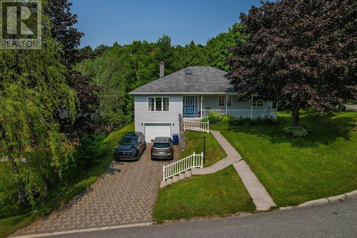 7 Viking Place — photo 1