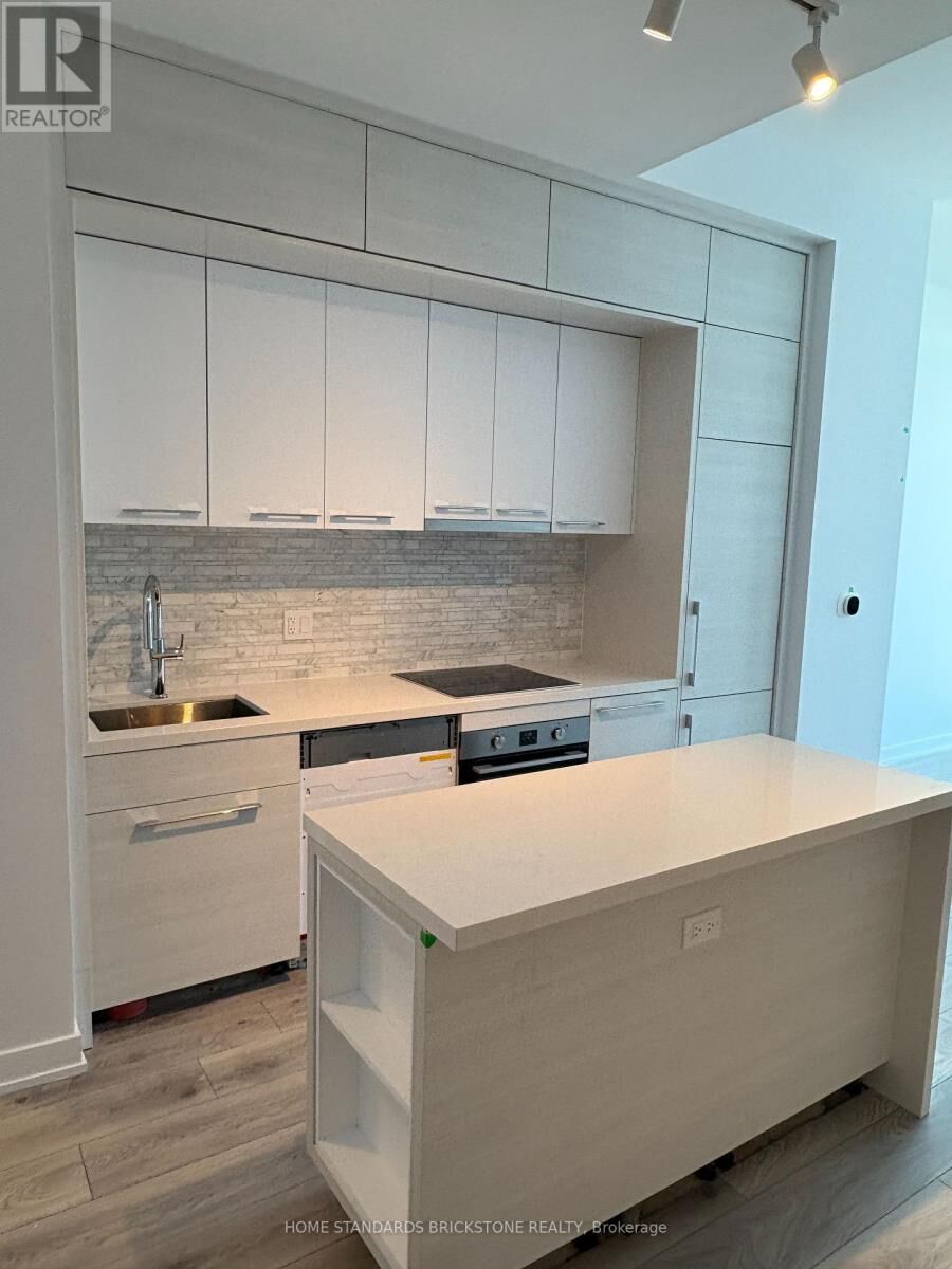 Property Photo:  29 Green Trail Court 711  ON M2K 0J9 