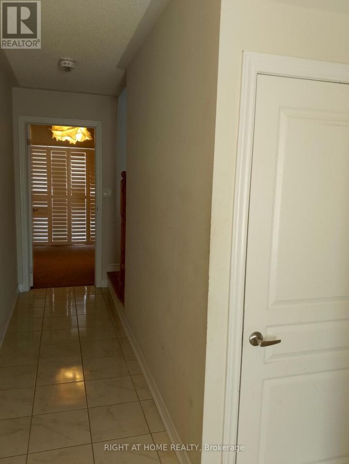 Property Photo: 32 Aspen Hills Road 4 ON L6Y 6E4