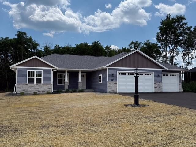 Property Photo:  621 Amberwood Way  WI 54467 