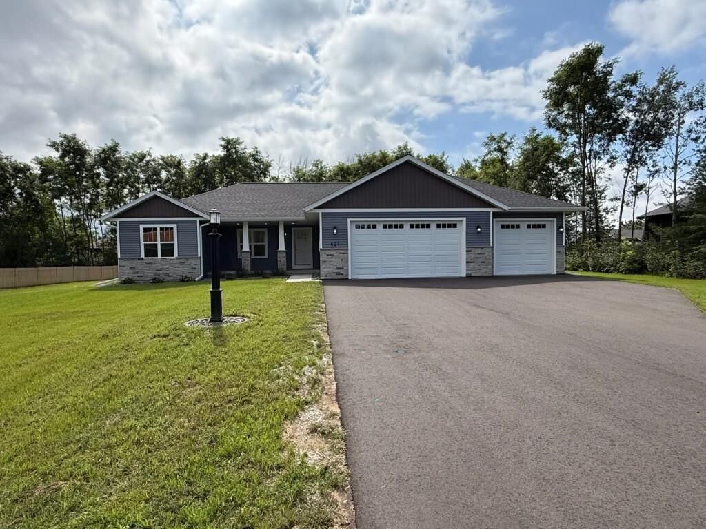 Property Photo: 621 Amberwood Way WI 54467