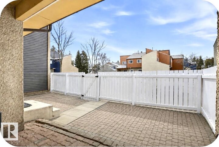 Property Photo: 202 Kaskitayo Court NW AB T6J 3T3