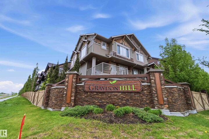 36 1005 Graydon Hill Boulevard SW — photo 1
