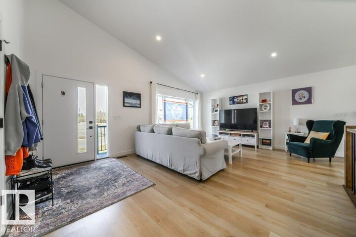 Property Photo:  11303 111 Avenue NW  AB T5G 0C8 