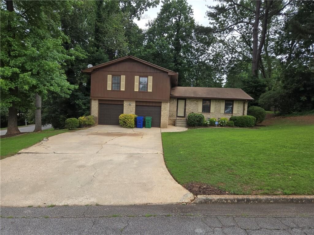 Property Photo: 2300 Maryland Court GA 30032