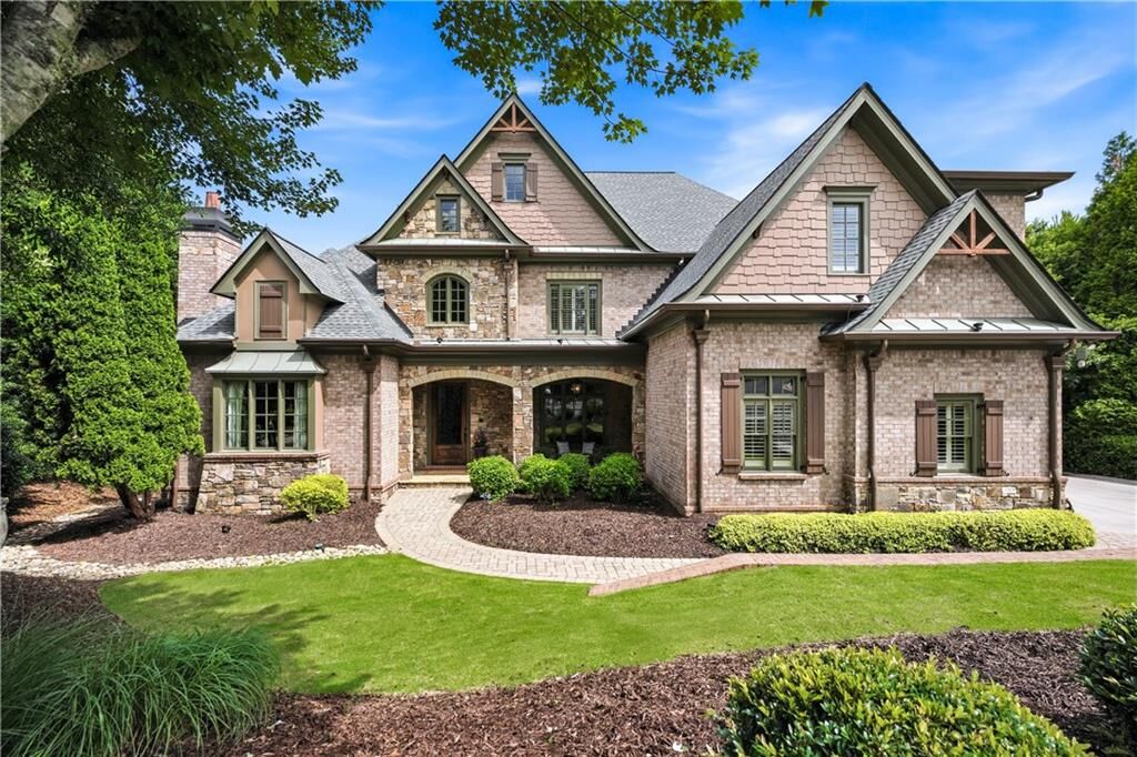 Property Photo: 3310 Osterley Way GA 30041