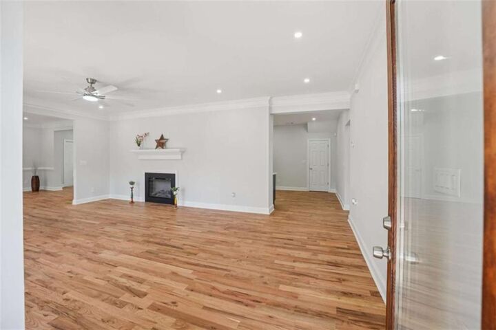 Property Photo:  4015 Cascade Road  GA 30331 