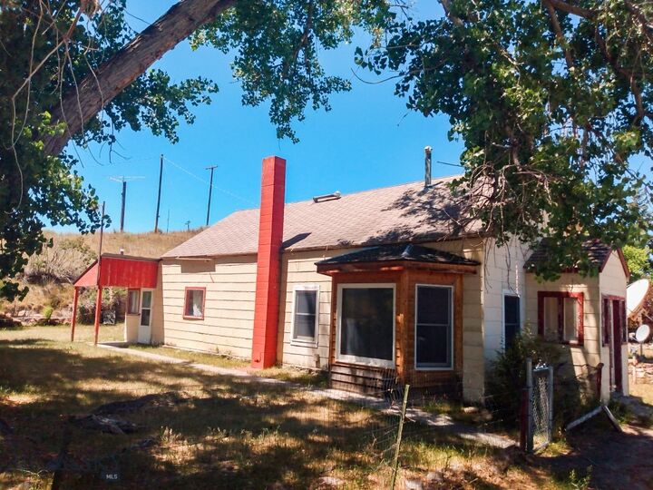 Property Photo: 313 Main Street MT 59641