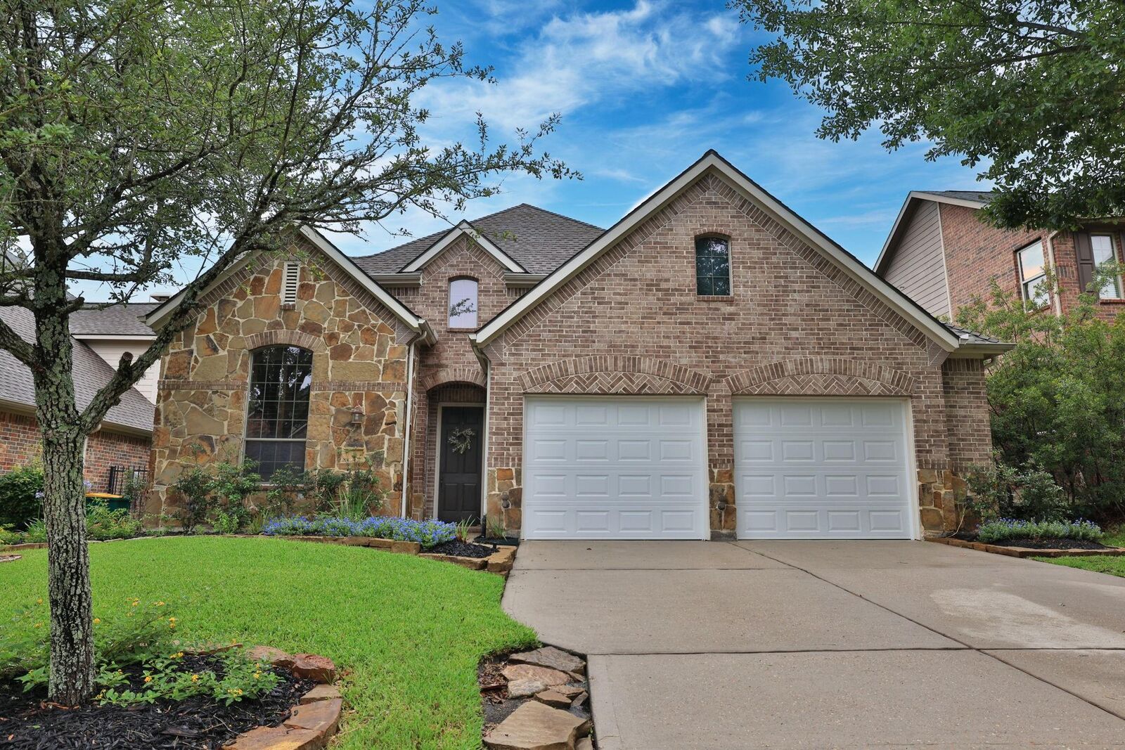Property Photo:  7 Woodmoor Place  TX 77354 