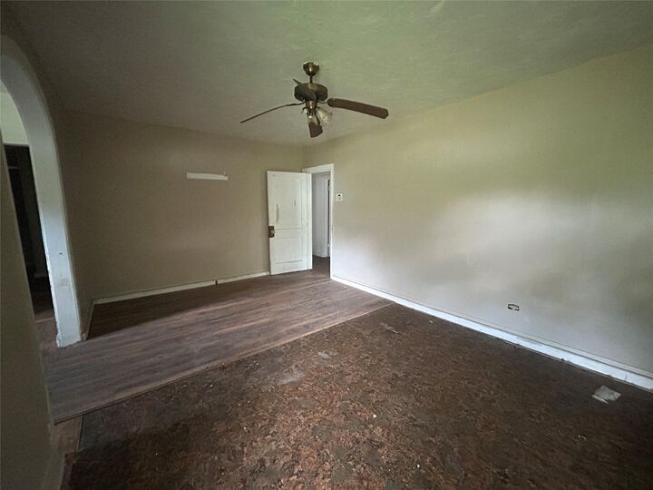 Property Photo:  2240 Oaklawn Avenue  TX 77642 