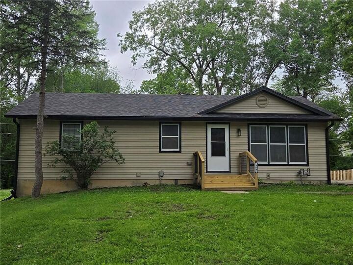 Property Photo: 904 S 5th Street MO 64485