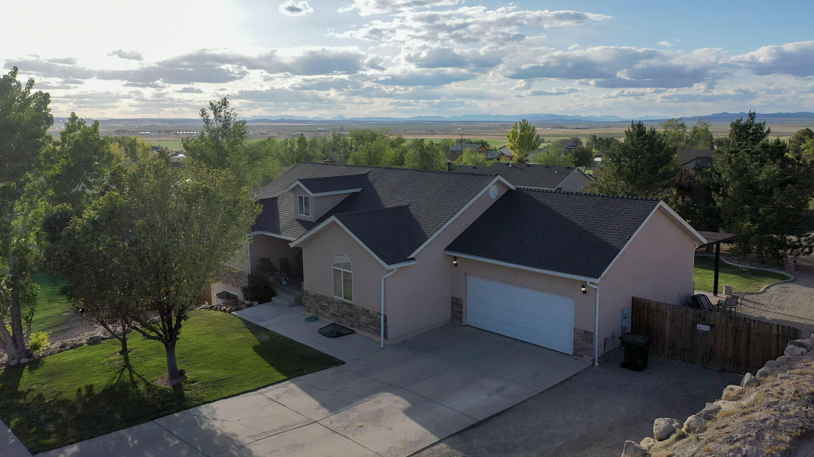 Property Photo: 1797 E Sunset Rd UT 84721