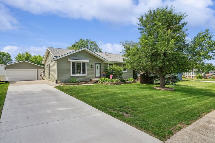Property Photo:  4949 Cypress Drive  IA 50327 