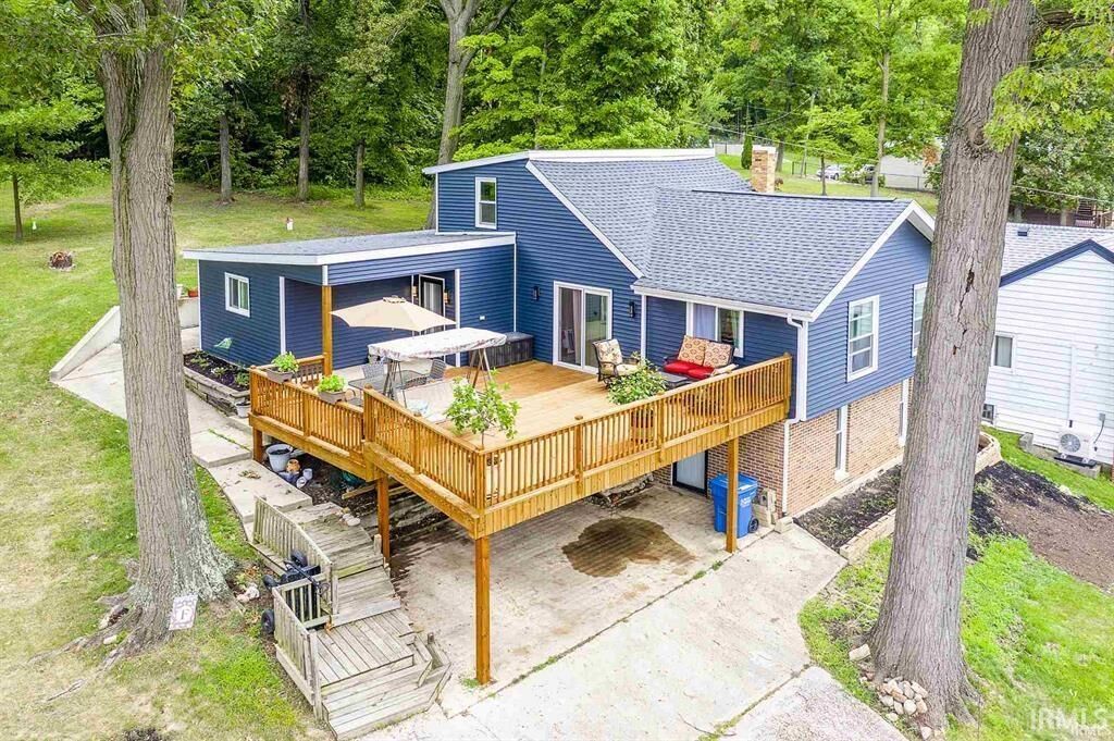 Property Photo: 2717 E Stalf Road IN 46725