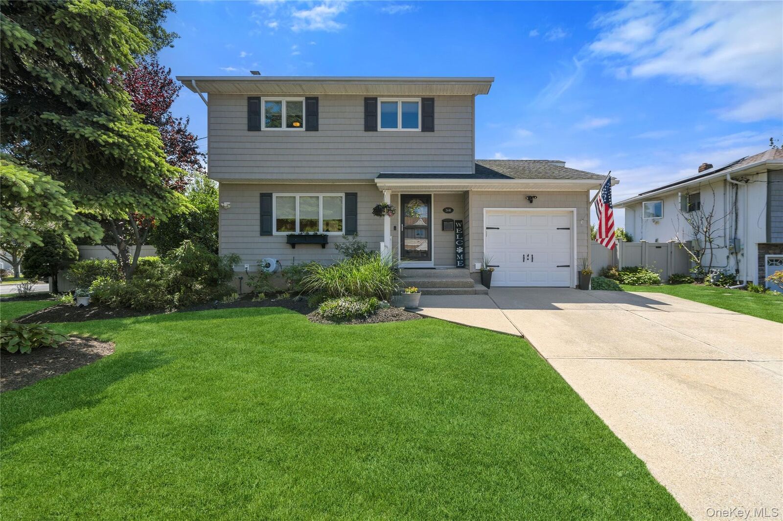 Property Photo:  2448 Wallen Lane  NY 11710 