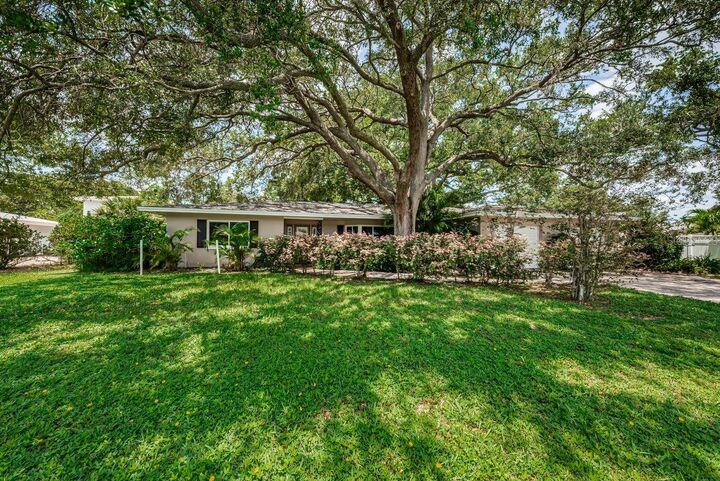 Property Photo: 1704 Cypress Avenue FL 33756