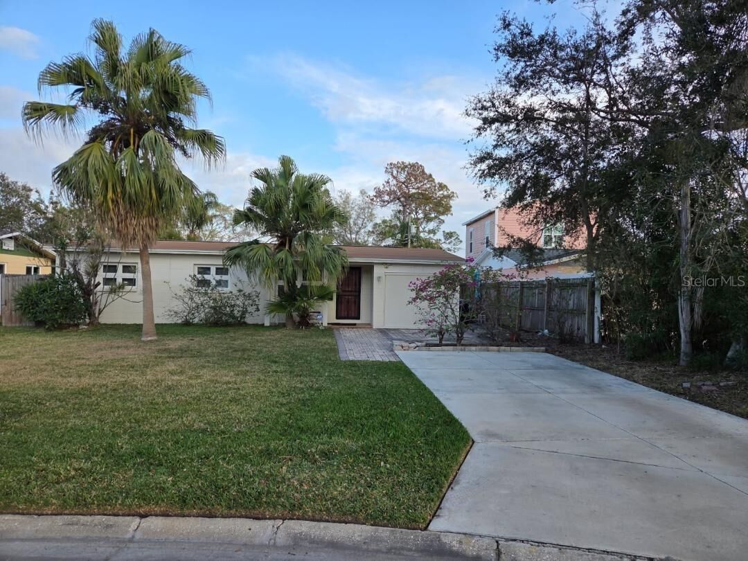 Property Photo: 3919 Harrisburg Street NE FL 33703
