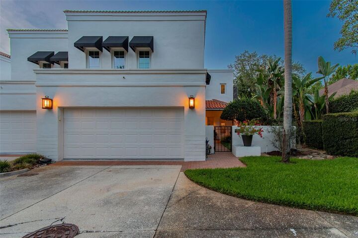 Property Photo: 3133 Lake Ellen Drive 3133 FL 33618