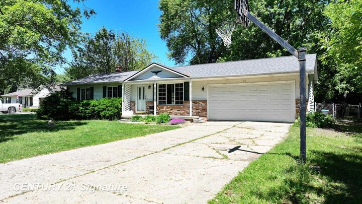 Property Photo:  4468 Stacy Court  MI 48420 