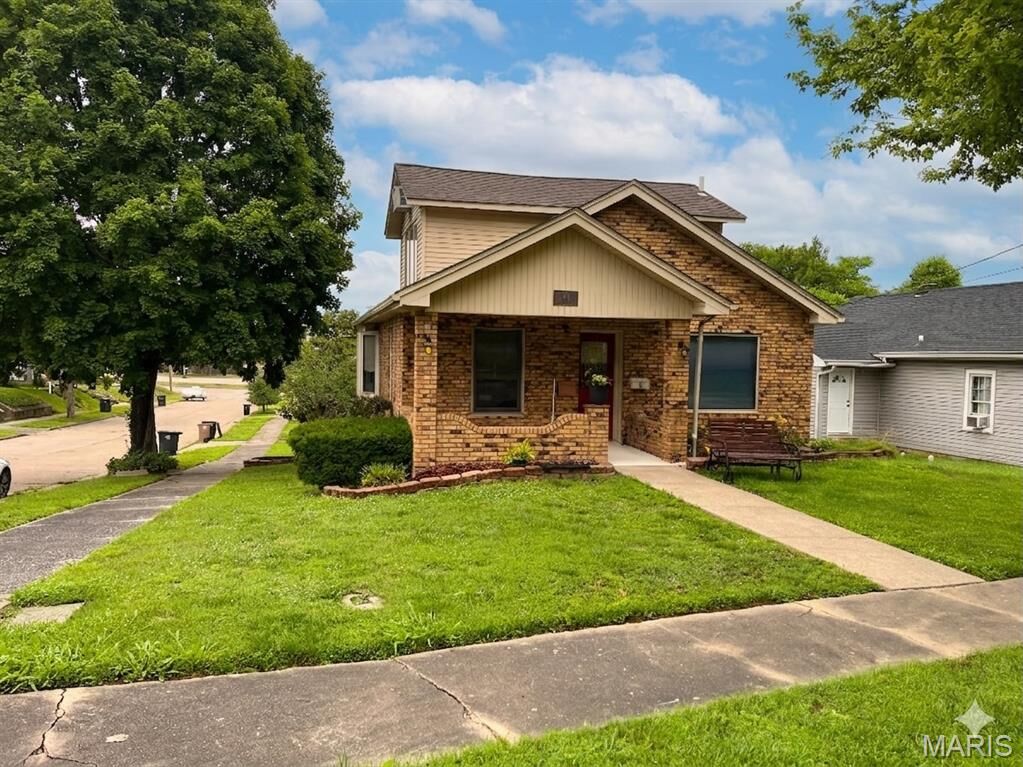 Property Photo: 601 N Sunset Boulevard MO 63701