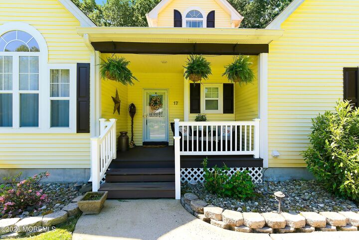 Property Photo:  17 Country Woods Drive  NJ 08533 