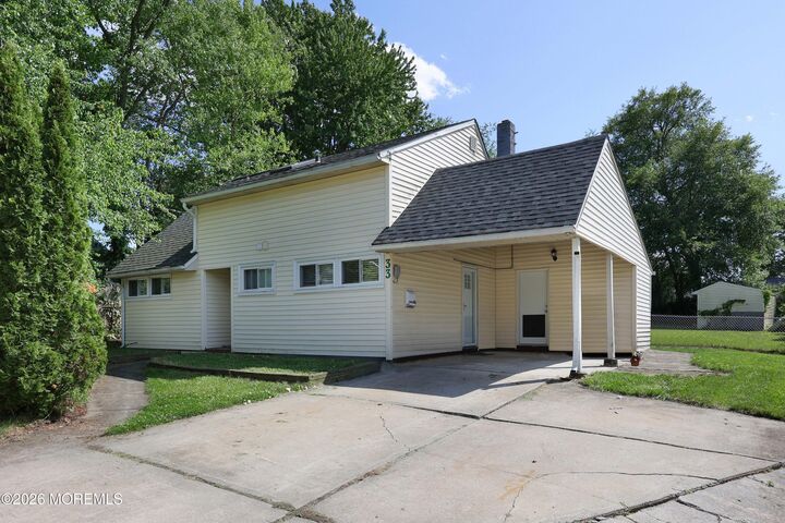 Property Photo:  33 Pine Tree Road  NJ 08857 