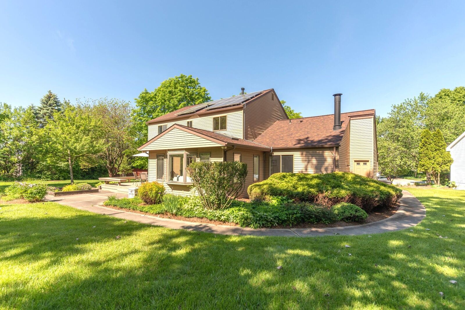 Property Photo:  2110 Ardenne Drive  MI 48105 