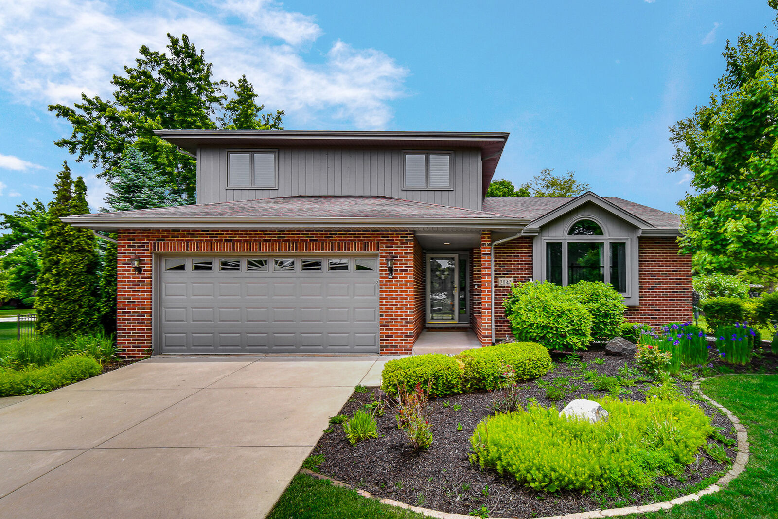 Property Photo:  21147 Hunter Woods Drive  IL 60423 