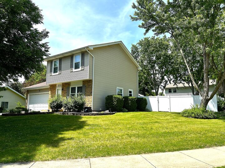 Property Photo:  235 Westbrook Circle  IL 60565 