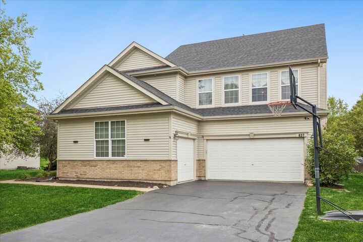 Property Photo:  627 Mansfield Way  IL 60543 