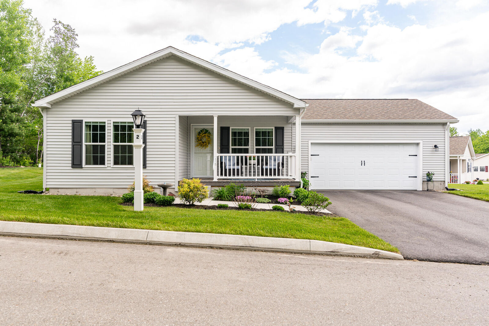 Property Photo:  2 Vinalhaven Drive  ME 03901 