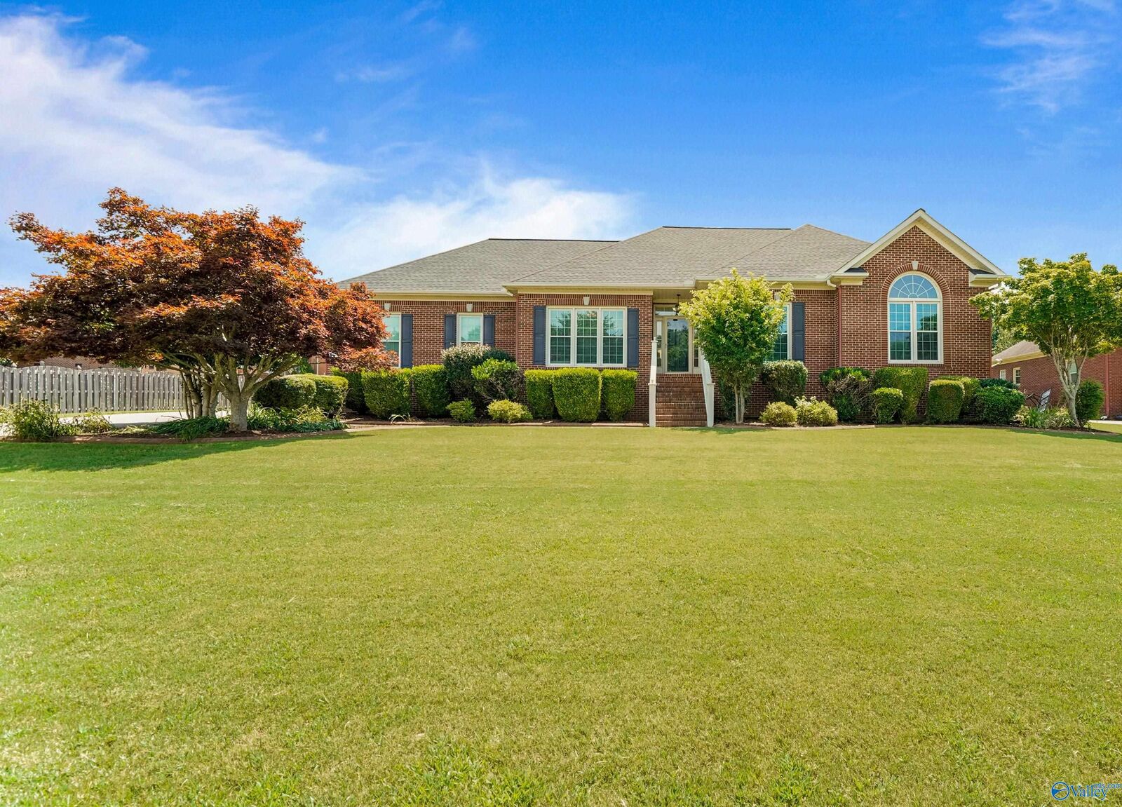 Property Photo:  109 Alexandria Drive  AL 35806 